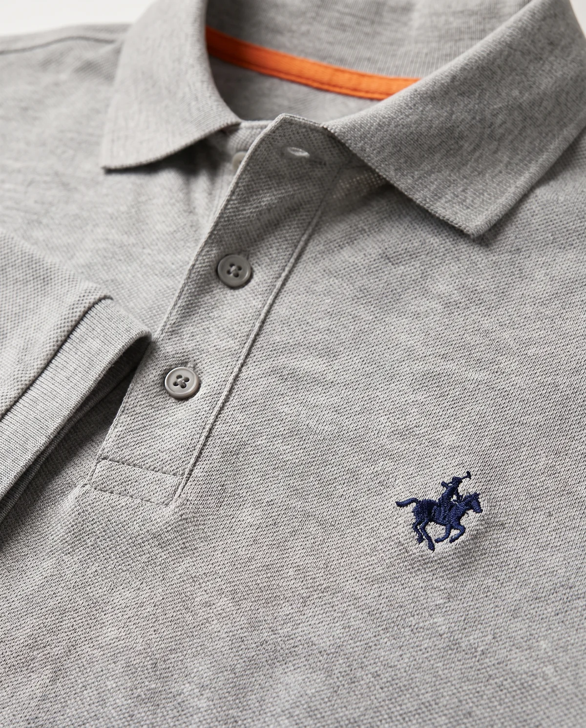 Piqué Polo in Heather, fabric and stitching detail