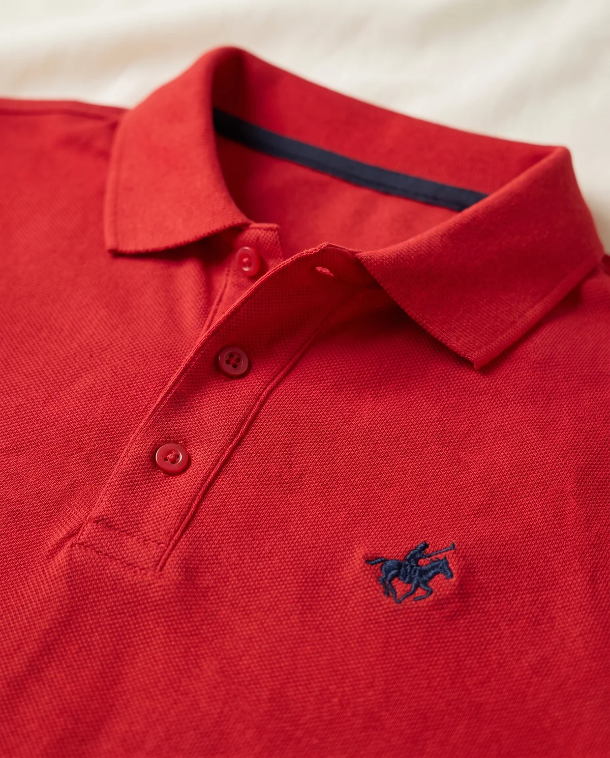 Piqué Polo in Red, fabric and stitching detail