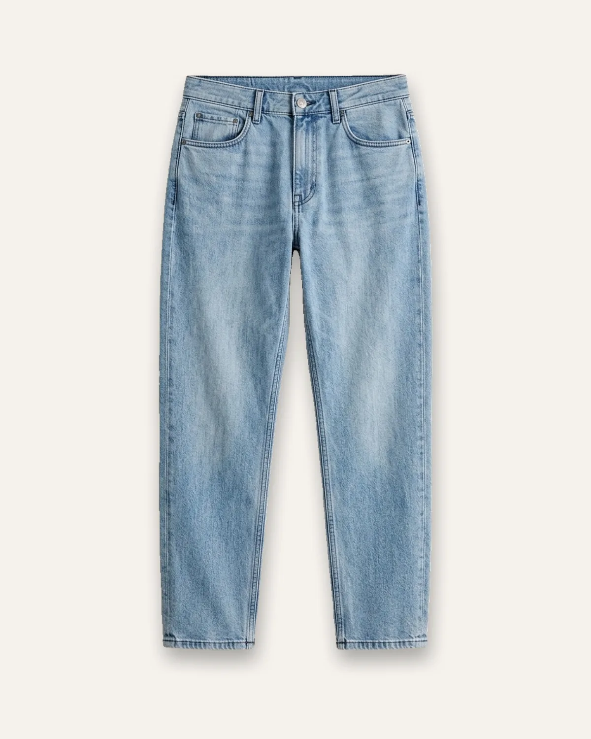 Relaxed Taper Jean in Light Wash, laid flat